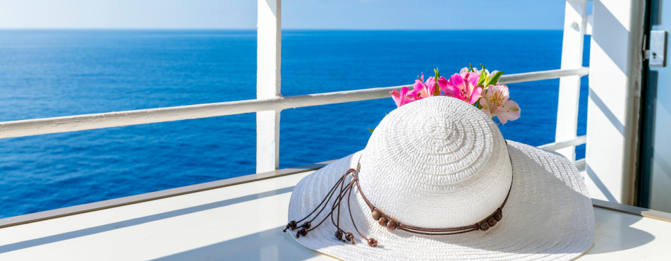 Sonnenhut Auf Deck Sonnenhut Auf Deck vom Kreuzfahrtschiff